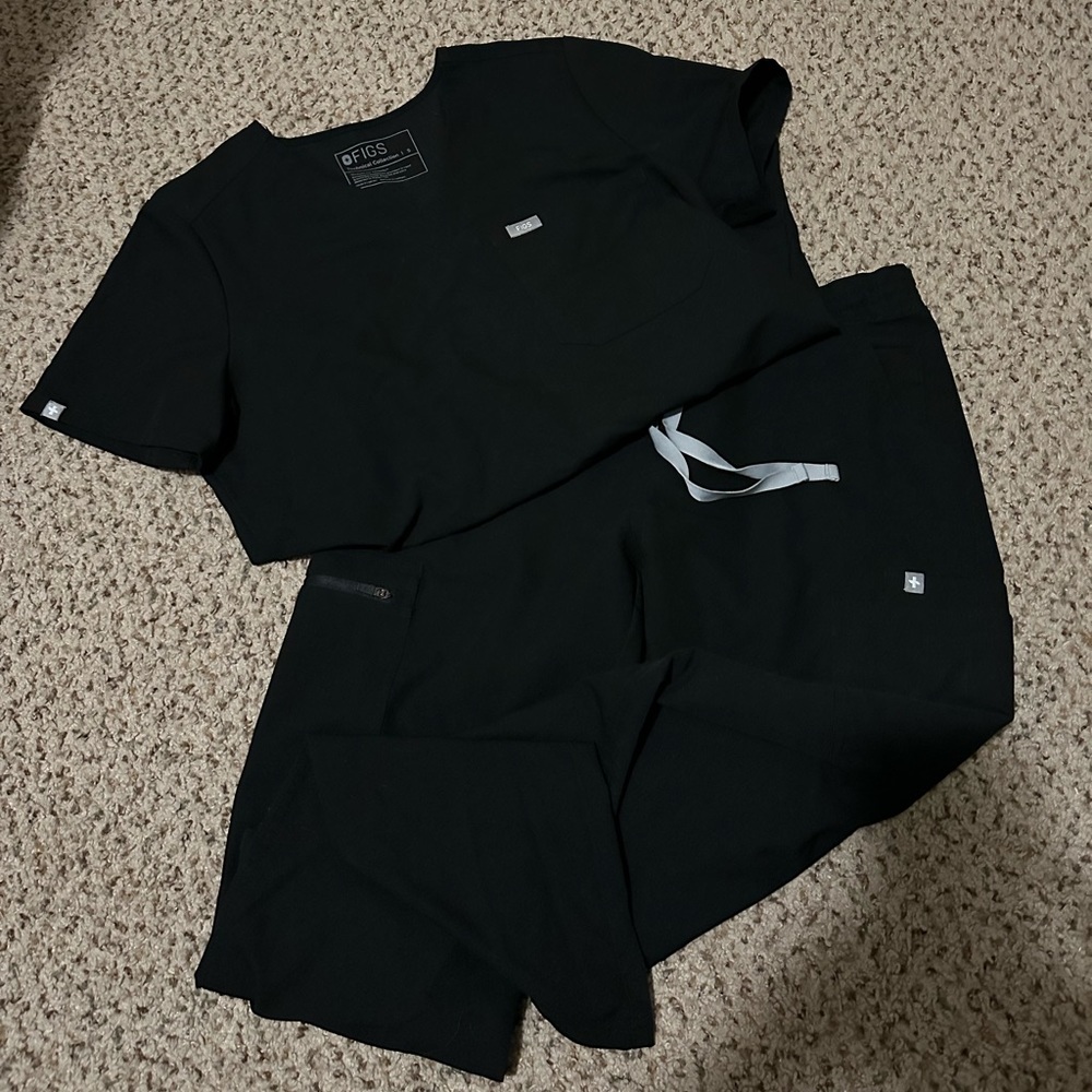 Figs Black Scrub Set